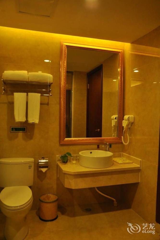 Vienna Hotel Sh Fengxian Nanqiao Jinhai Road Шанхай Екстер'єр фото